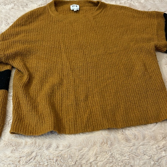 J+L size xs sweater • John + Jenn - Picture 3 of 9